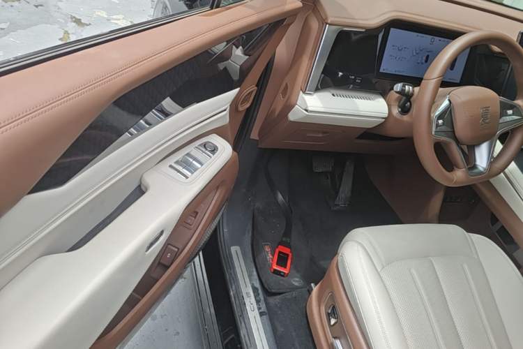 Used BYD Xia 2025 DM-i 1.5T 180km Beyond Edition Driver Seat