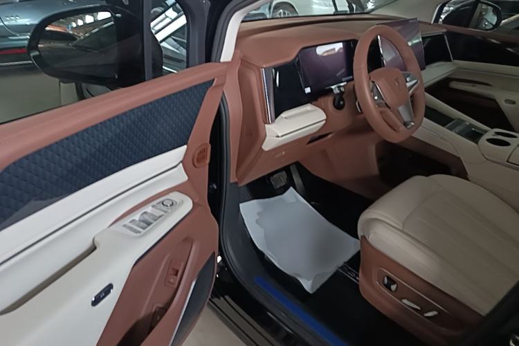 Used BYD Xia 2025 DM-i 1.5T 100km Supreme Edition Driver Seat