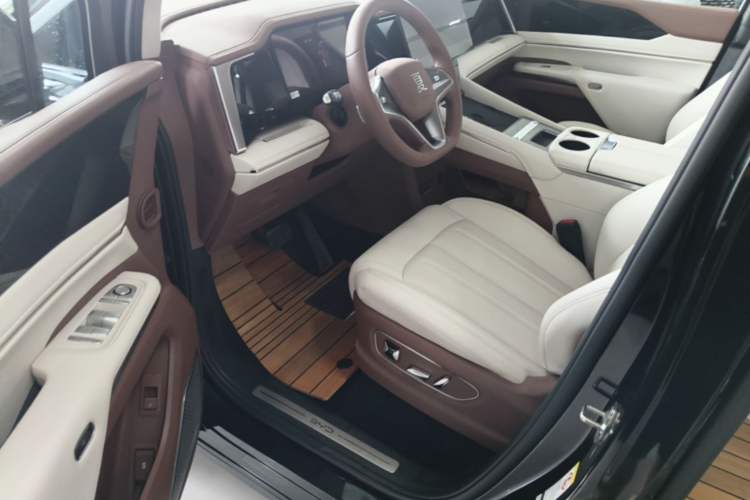 Used BYD Xia 2025 DM-i 1.5T 180km Beyond Edition Driver Seat