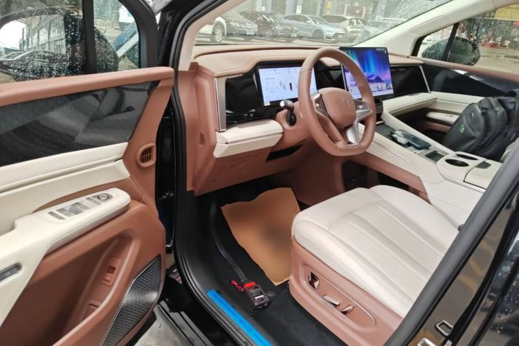 Used BYD Xia 2025 DM-i 1.5T 180km Beyond Edition Driver Seat