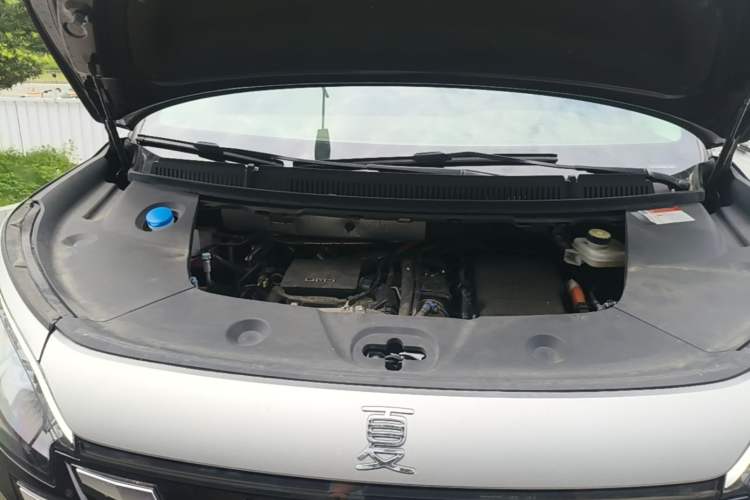 Used BYD Xia 2025 DM-i 1.5T 180km Excellence Model Engine Bay
