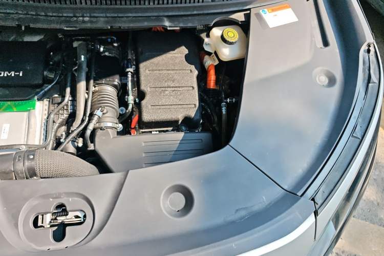 Used BYD Xia 2025 DM-i 1.5T 180km Excellence Model Engine Bay Left