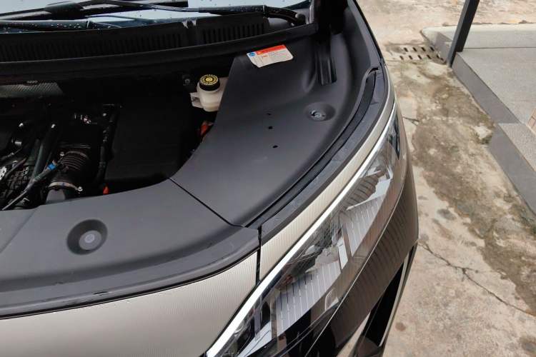 Used BYD Xia 2025 DM-i 1.5T 100km Supreme Edition Engine Bay Left