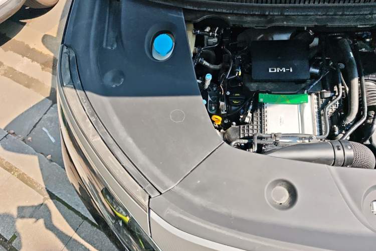 Used BYD Xia 2025 DM-i 1.5T 180km Excellence Model Engine Bay Right