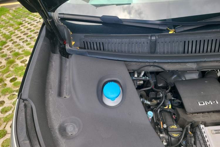 Used BYD Xia 2025 DM-i 1.5T 180km Beyond Edition Engine Bay Right