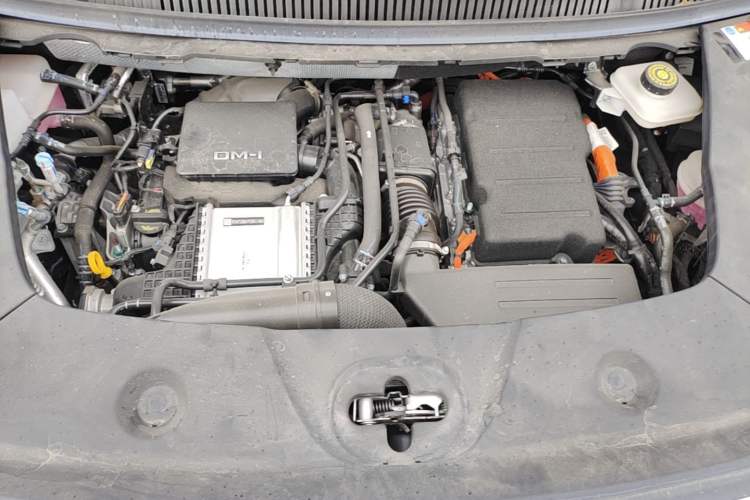 Used BYD Xia 2025 DM-i 1.5T 180km Beyond Edition Engine Bay