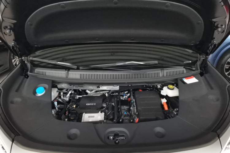 Used BYD Xia 2025 DM-i 1.5T 180km Beyond Edition Engine Bay