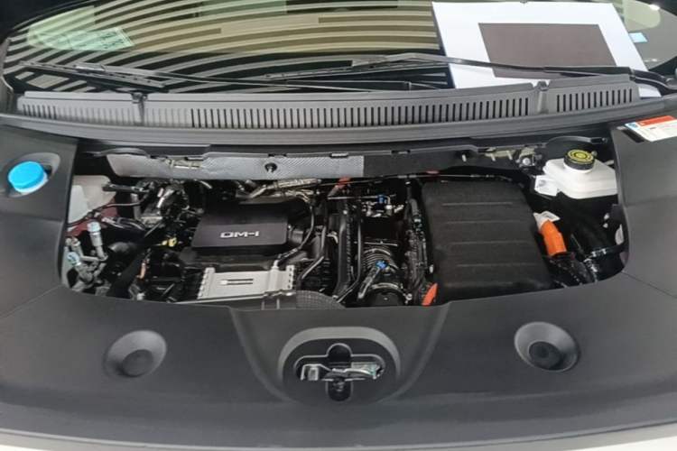 Used BYD Xia 2025 DM-i 1.5T 180km Excellence Model Engine Bay
