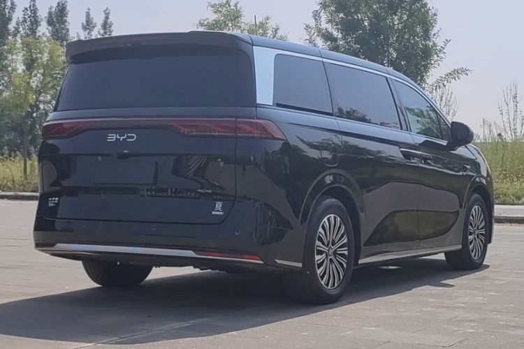 Used BYD Xia 2025 DM-i 1.5T 180km Excellence Model Exterior 1