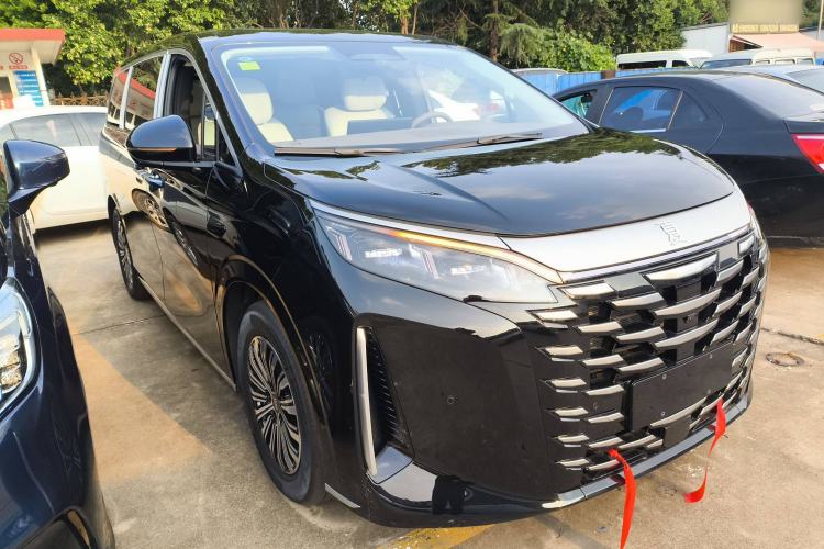 Used BYD Xia 2025 DM-i 1.5T 180km Beyond Edition Exterior 2