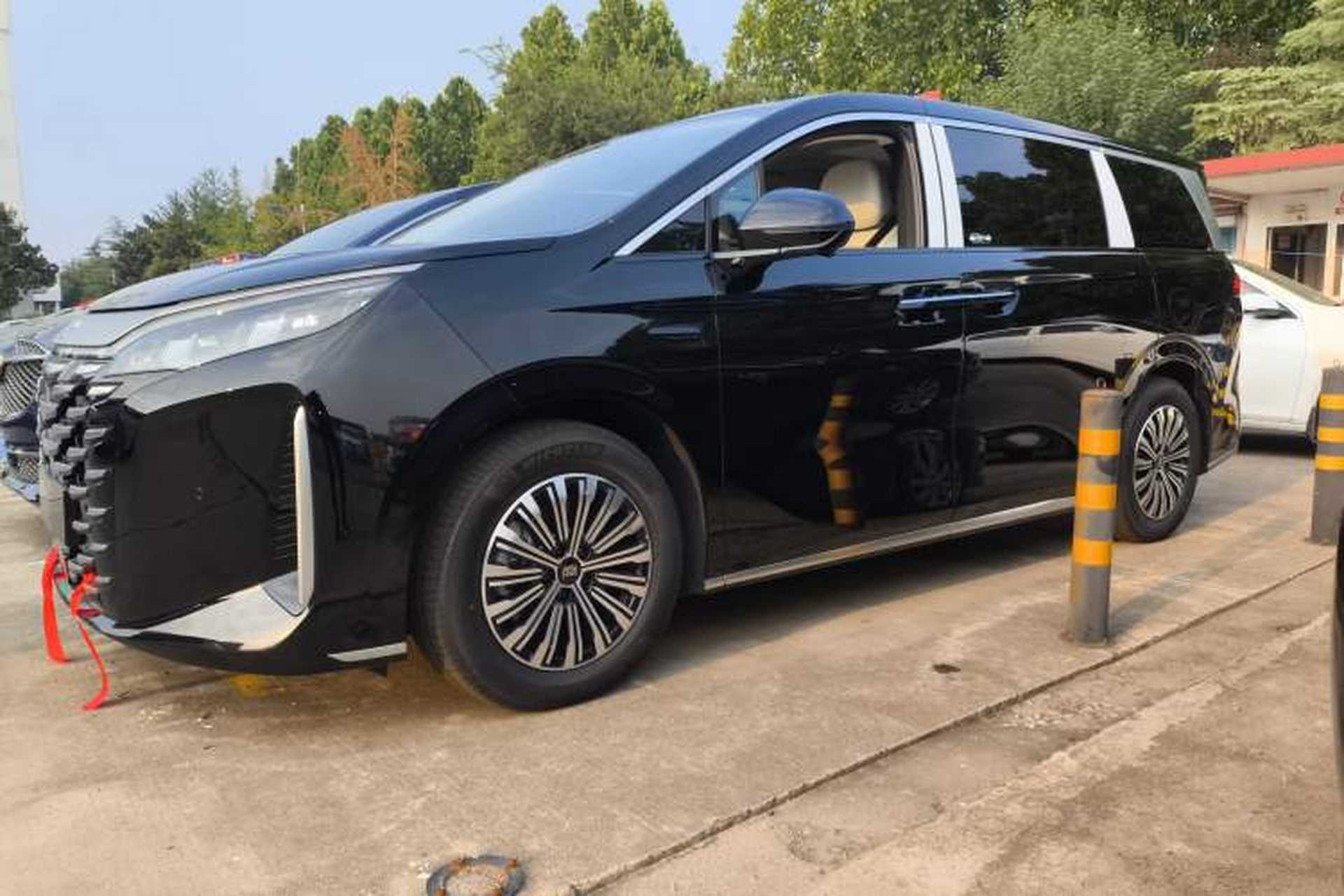 Used BYD Xia 2025 DM-i 1.5T 180km Beyond Edition Exterior 3