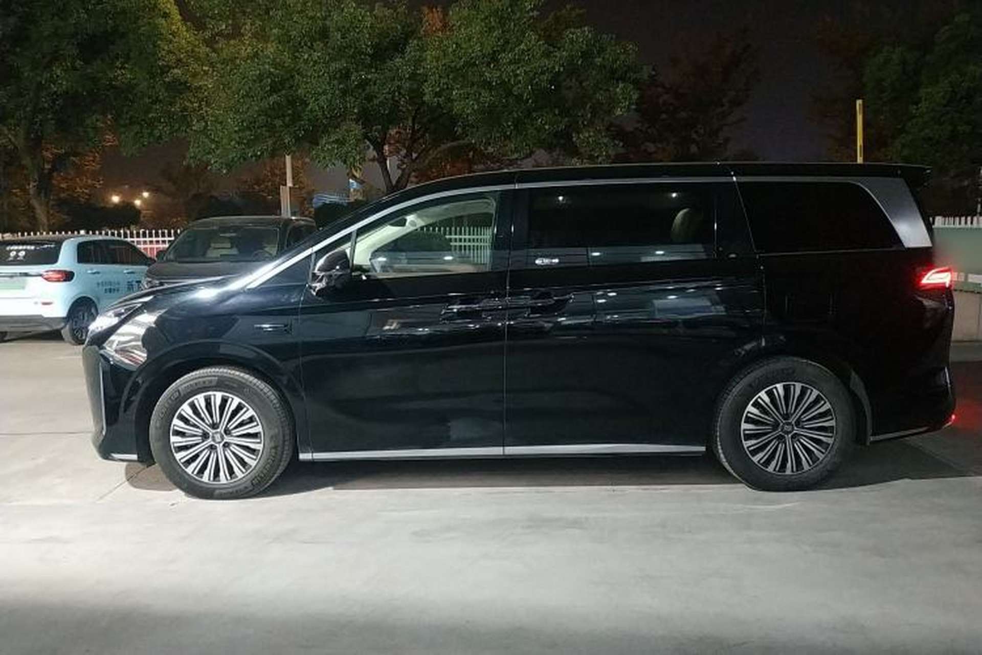 Used BYD Xia 2025 DM-i 1.5T 180km Beyond Edition Exterior 3