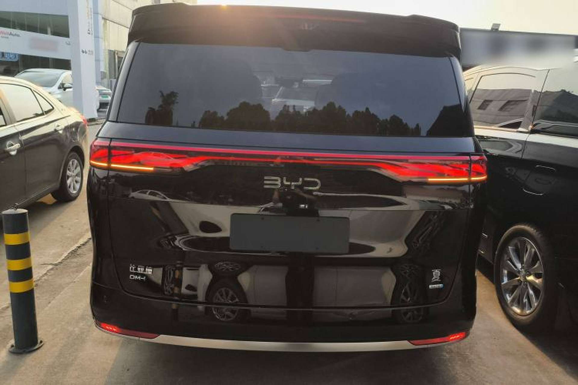 Used BYD Xia 2025 DM-i 1.5T 180km Beyond Edition Exterior 4