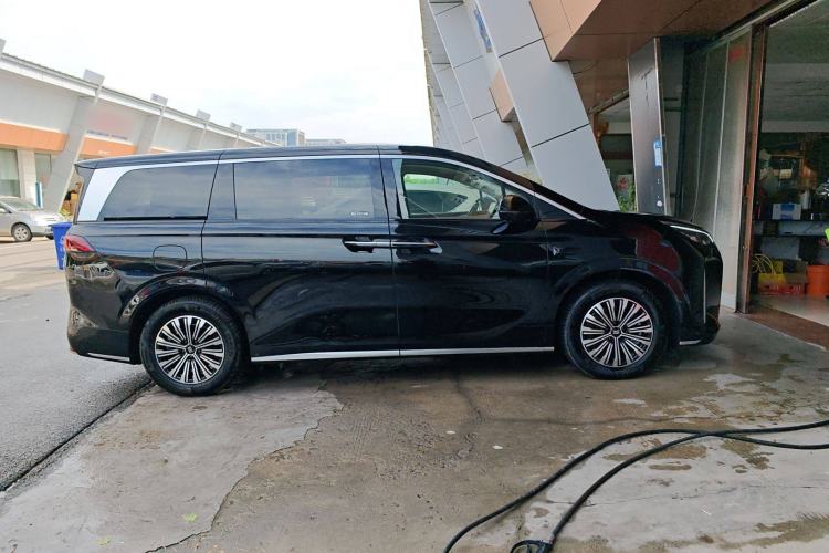 Used BYD Xia 2025 DM-i 1.5T 180km Beyond Edition Exterior 4