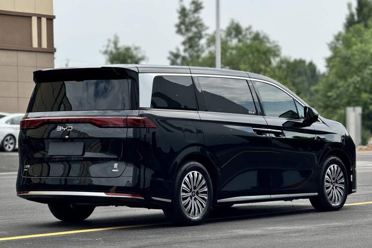Used BYD Xia 2025 DM-i 1.5T 100km Supreme Edition Exterior 4