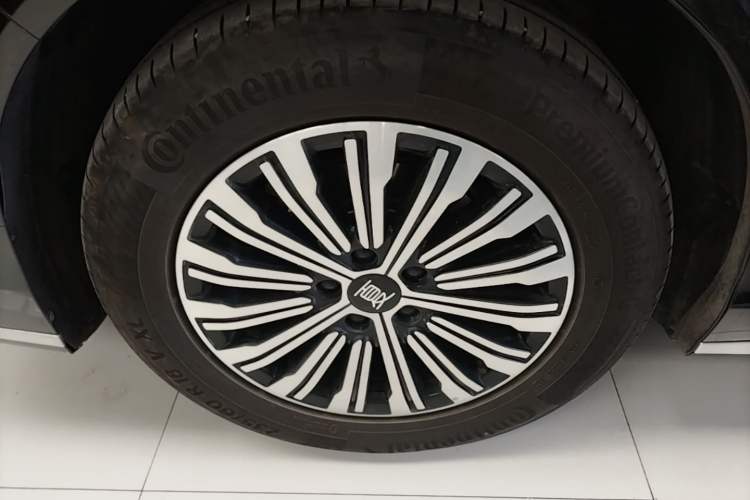 Used BYD Xia 2025 DM-i 1.5T 180km Beyond Edition Exterior 5