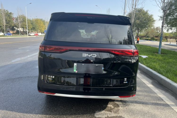 Used BYD Xia 2025 DM-i 1.5T 180km Excellence Model Exterior 5