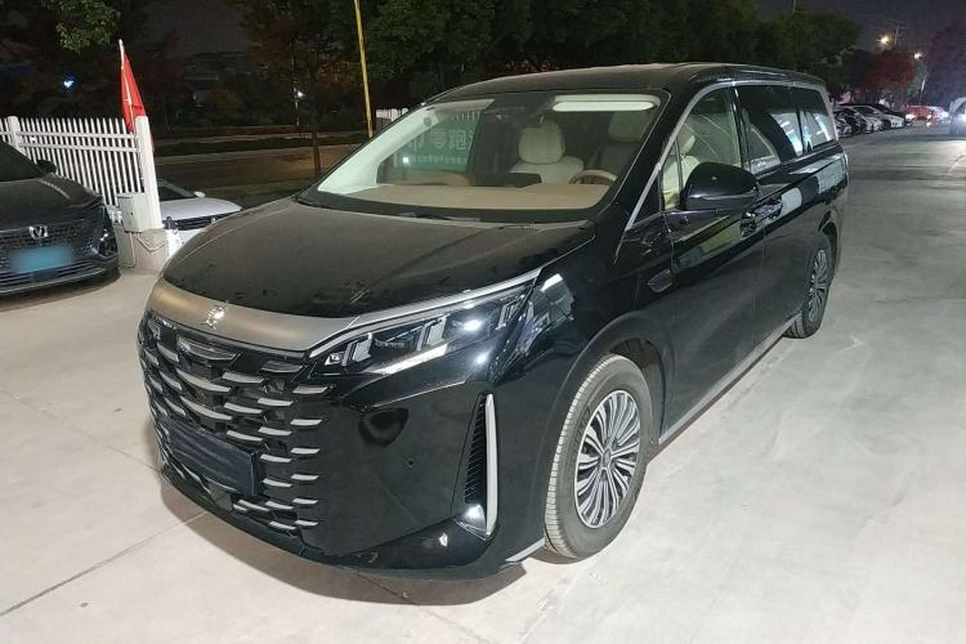 Used BYD Xia 2025 DM-i 1.5T 180km Beyond Edition Front Left 45 Deg