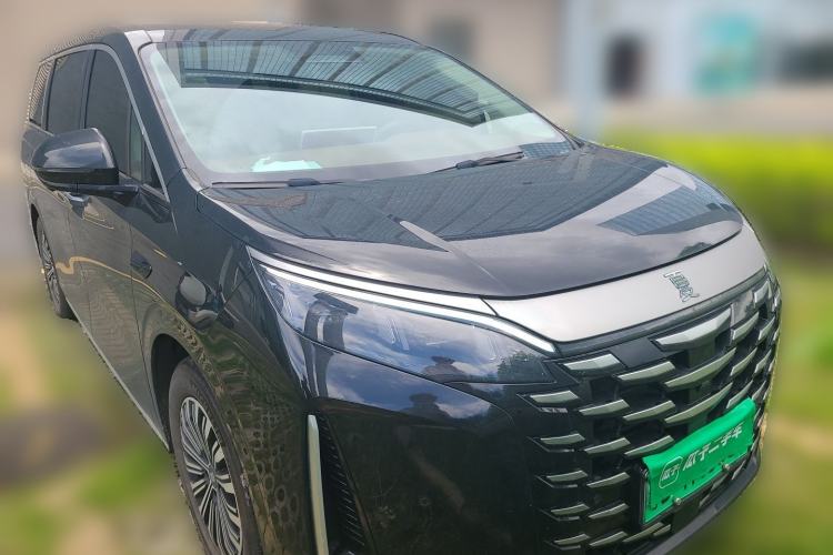 Used BYD Xia 2025 DM-i 1.5T 180km Beyond Edition Front Right 45 Deg