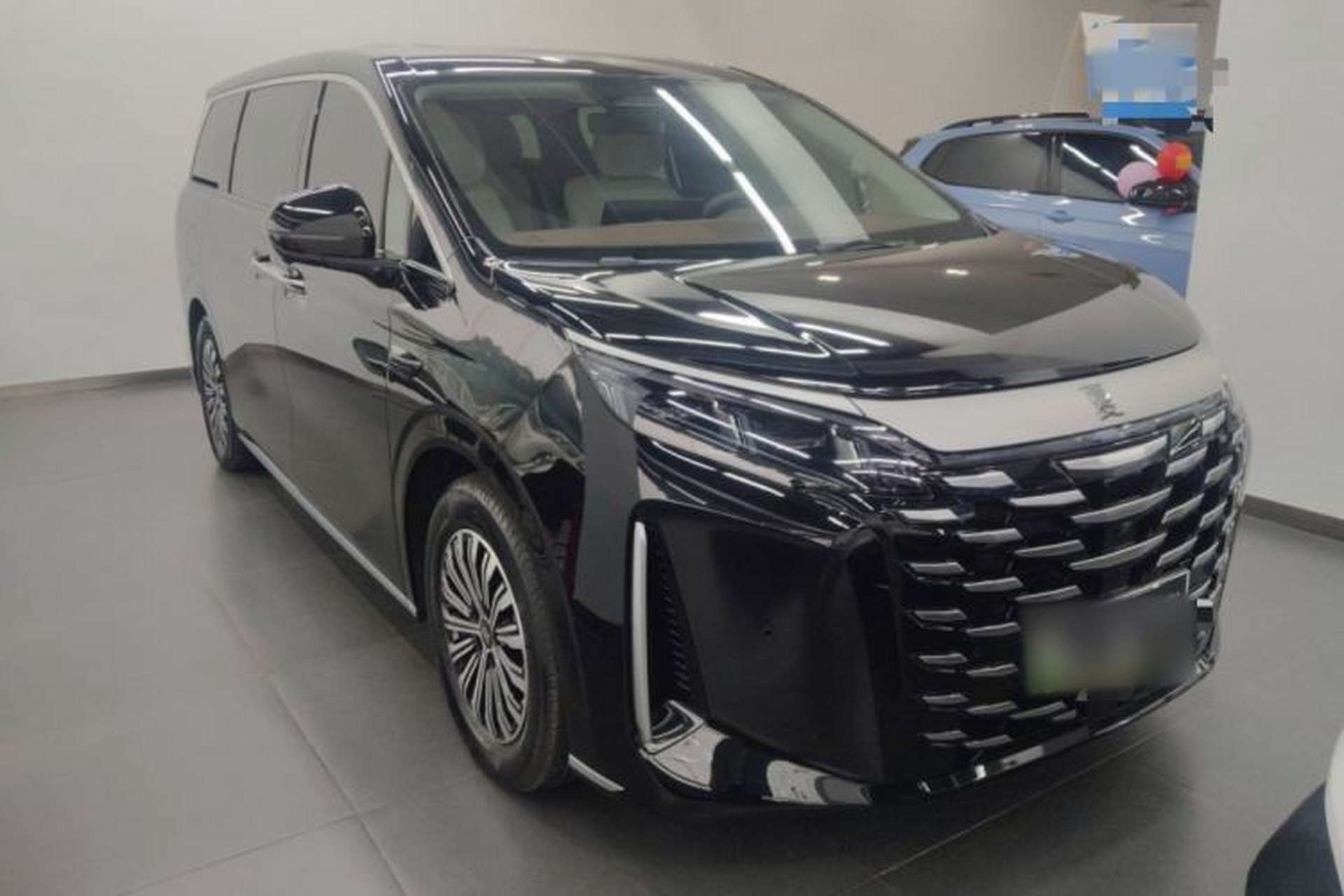 Used BYD Xia 2025 DM-i 1.5T 180km Excellence Model Front Right 45 Deg