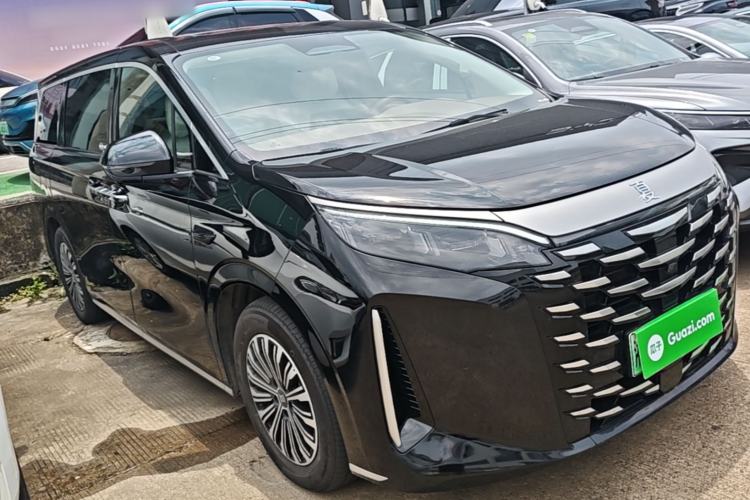 Used BYD Xia 2025 DM-i 1.5T 180km Excellence Model Front Right 45 Deg