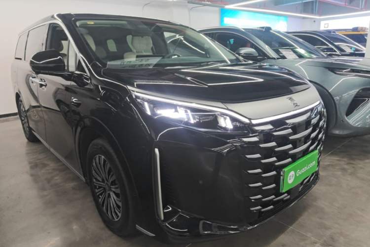 Used BYD Xia 2025 DM-i 1.5T 180km Beyond Edition Front Right 45 Deg