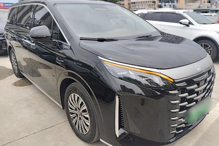 Used BYD Xia 2025 DM-i 1.5T 180km Beyond Edition Front Right 45 Deg