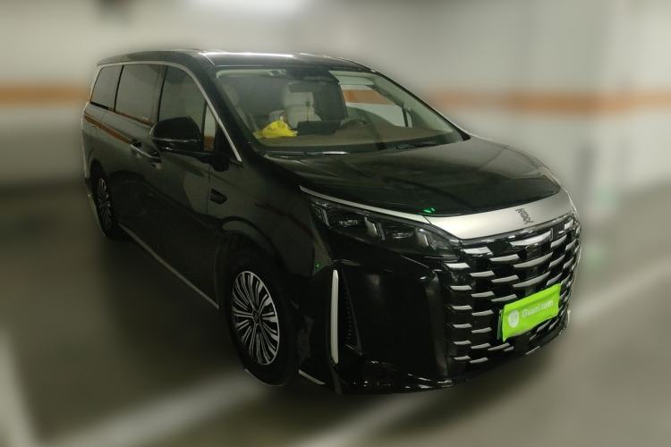 Used BYD Xia 2025 DM-i 1.5T 180km Excellence Model Front Right 45 Deg