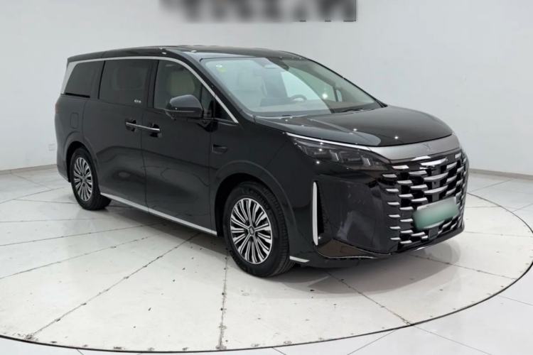 Used BYD Xia 2025 DM-i 1.5T 180km Beyond Edition Front Right 45 Deg