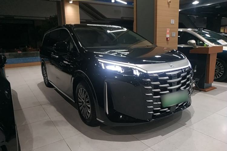 Used BYD Xia 2025 DM-i 1.5T 180km Excellence Model Front Right 45 Deg