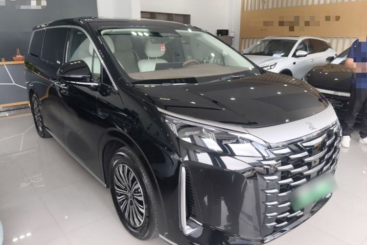 Used BYD Xia 2025 DM-i 1.5T 180km Beyond Edition Front Right 45 Deg