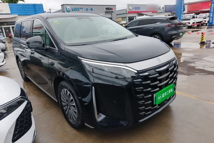 Used BYD Xia 2025 DM-i 1.5T 180km Beyond Edition Front Right 45 Deg