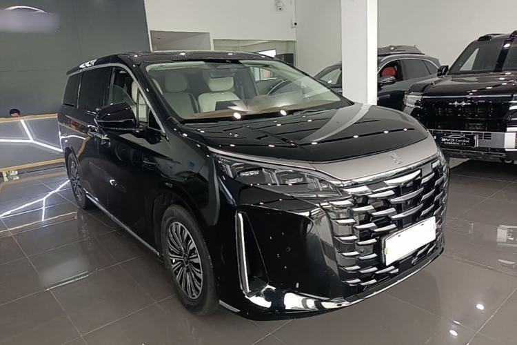 Used BYD Xia 2025 DM-i 1.5T 180km Beyond Edition Front Right 45 Deg
