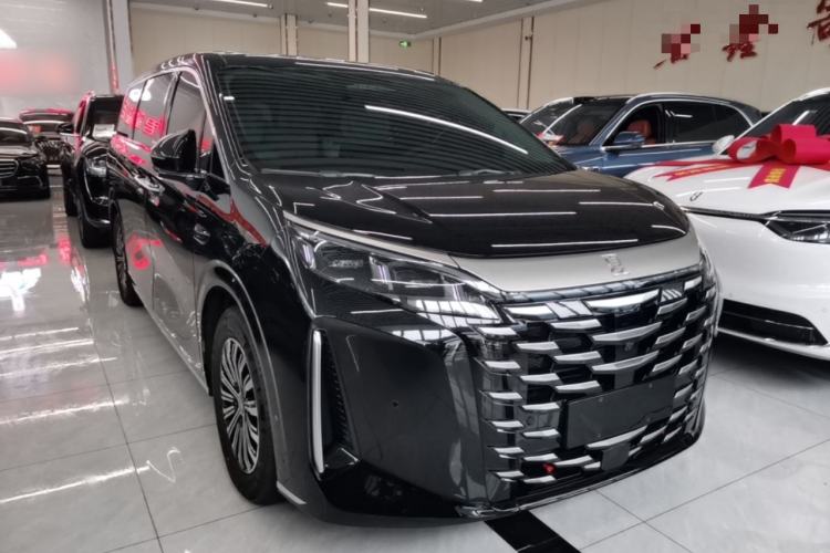 Used BYD Xia 2025 DM-i 1.5T 180km Beyond Edition Front Right 45 Deg