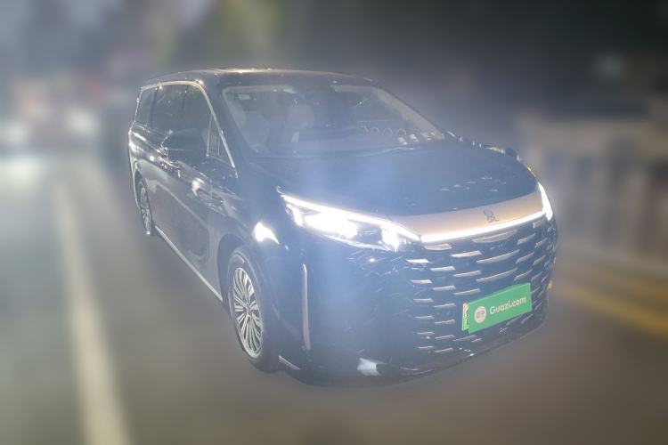Used BYD Xia 2025 DM-i 1.5T 180km Beyond Edition Front Right 45 Deg