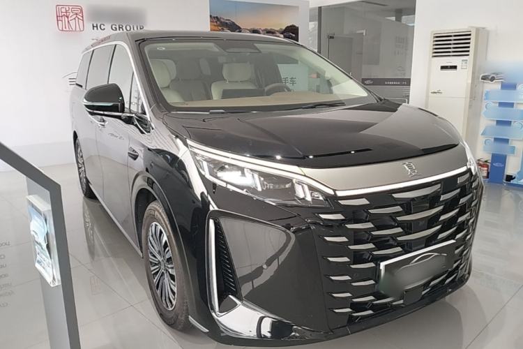 Used BYD Xia 2025 DM-i 1.5T 180km Excellence Model Front Right 45 Deg