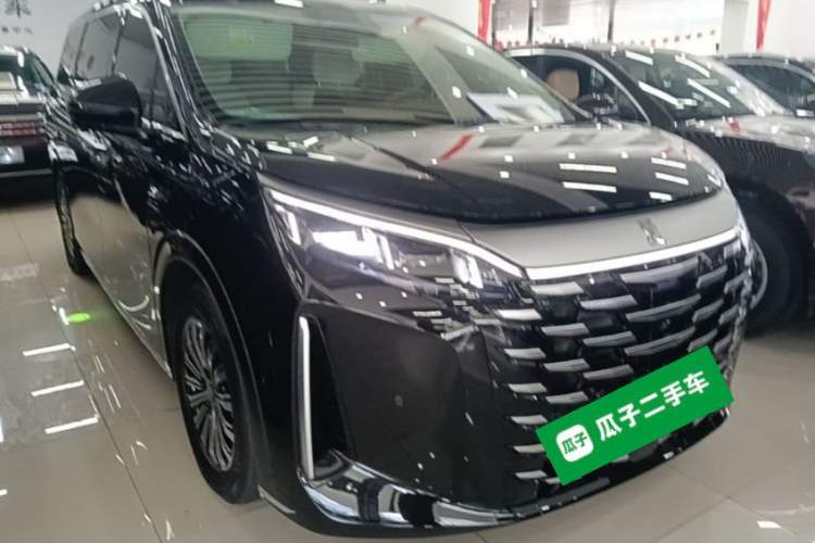 Used BYD Xia 2025 DM-i 1.5T 180km Excellence Model Front Right 45 Deg
