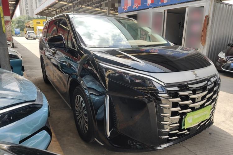 Used BYD Xia 2025 DM-i 1.5T 180km Excellence Model Front Right 45 Deg