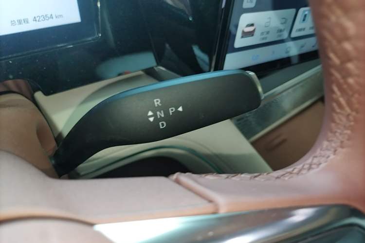 Used BYD Xia 2025 DM-i 1.5T 180km Beyond Edition Gear Lever