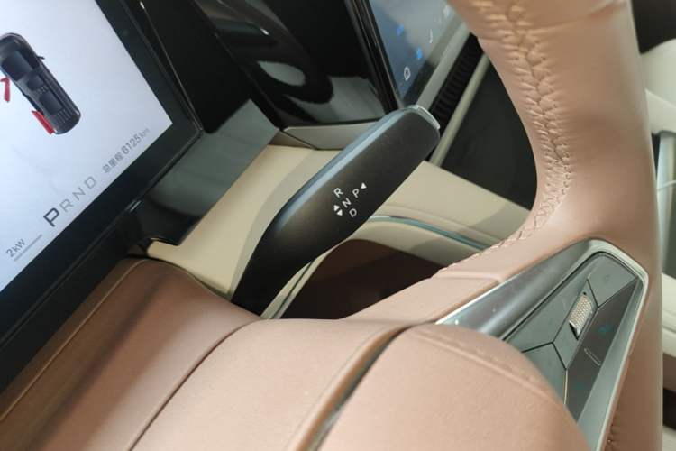 Used BYD Xia 2025 DM-i 1.5T 180km Excellence Model Gear Lever