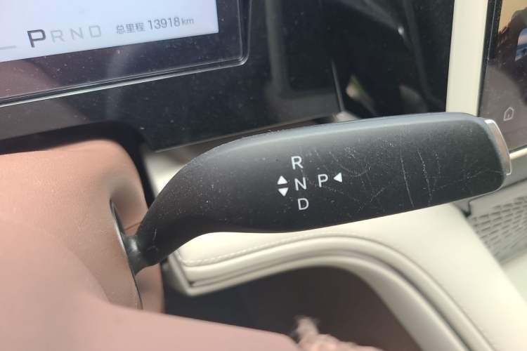 Used BYD Xia 2025 DM-i 1.5T 180km Beyond Edition Gear Lever