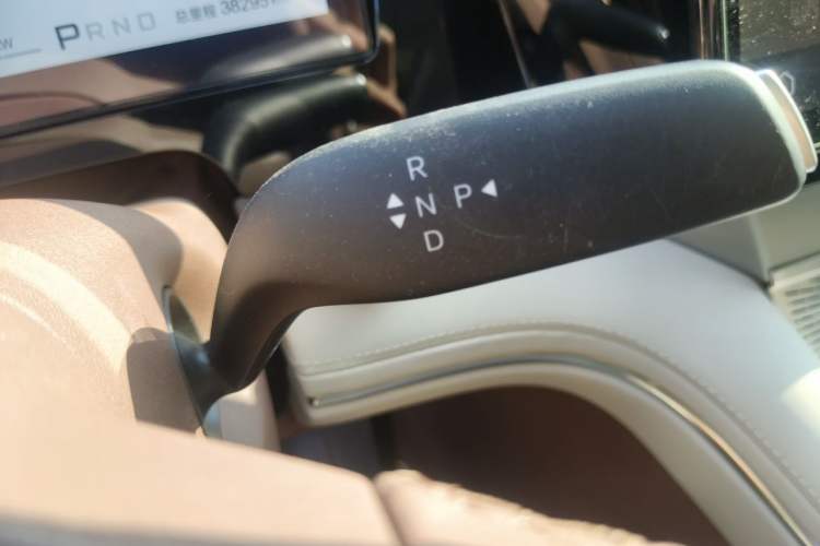 Used BYD Xia 2025 DM-i 1.5T 180km Excellence Model Gear Lever
