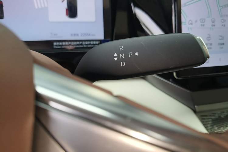 Used BYD Xia 2025 DM-i 1.5T 180km Excellence Model Gear Lever