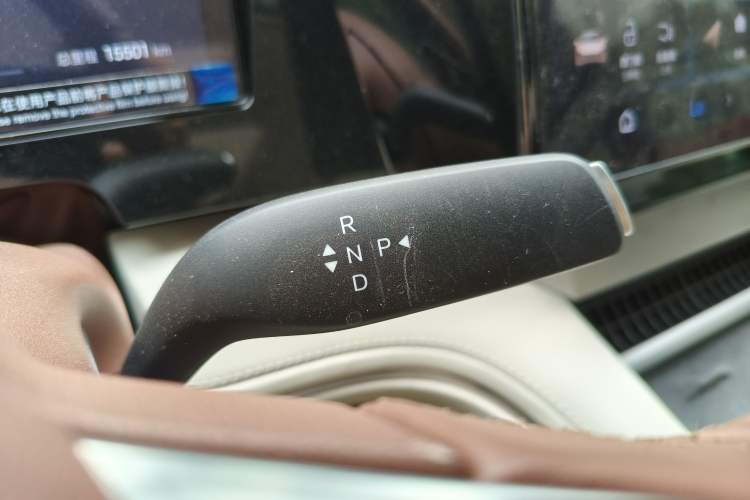 Used BYD Xia 2025 DM-i 1.5T 180km Beyond Edition Gear Lever