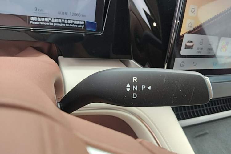 Used BYD Xia 2025 DM-i 1.5T 180km Beyond Edition Gear Lever