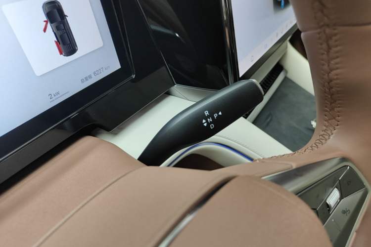 Used BYD Xia 2025 DM-i 1.5T 180km Excellence Model Gear Lever