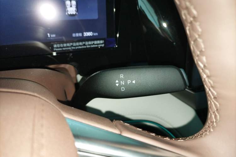 Used BYD Xia 2025 DM-i 1.5T 180km Beyond Edition Gear Lever
