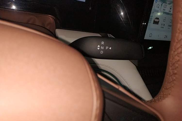 Used BYD Xia 2025 DM-i 1.5T 180km Excellence Model Gear Lever