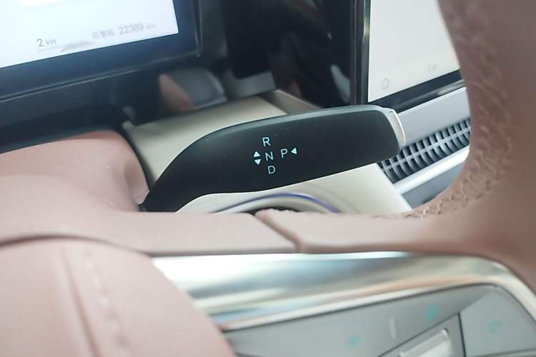 Used BYD Xia 2025 DM-i 1.5T 180km Excellence Model Gear Lever