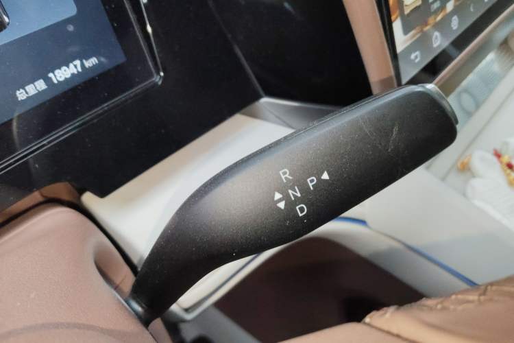 Used BYD Xia 2025 DM-i 1.5T 180km Excellence Model Gear Lever